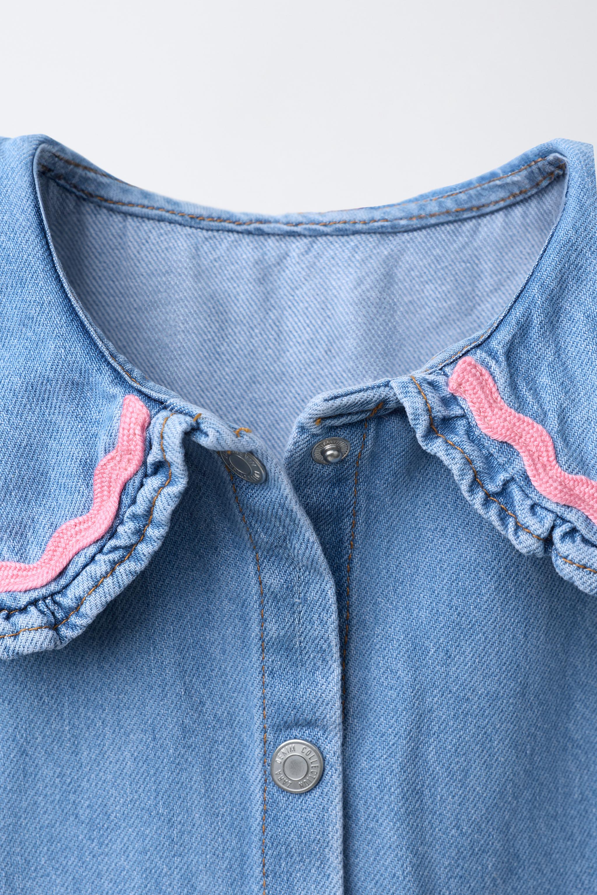 ROBE EN DENIM À COL CLAUDINE